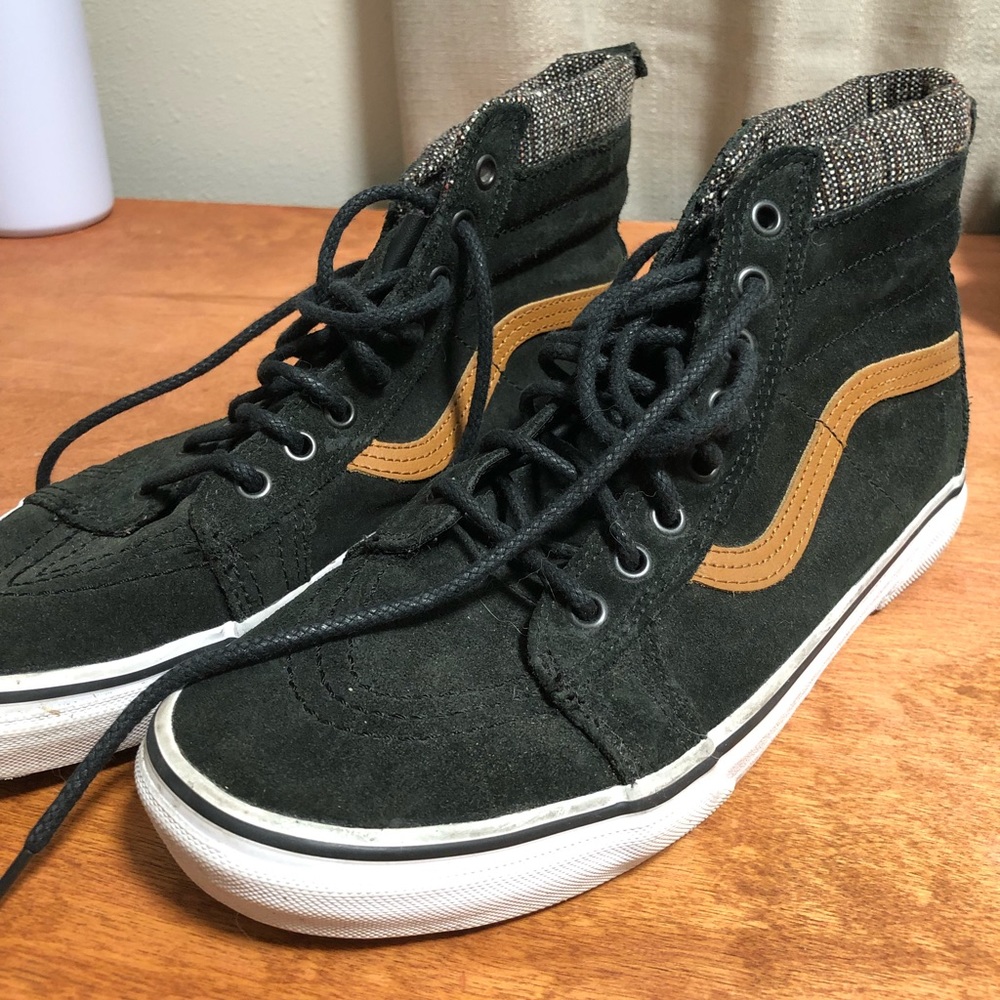 Like New Unisex Vans Sk8 Hi MTE Tweed Black!!